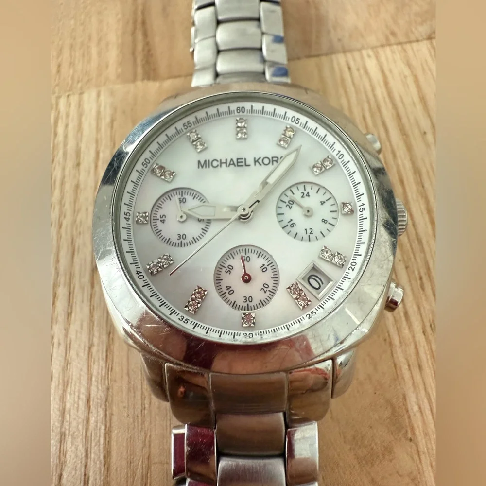 Michael Kors ladies stainless steel chronograph watch NEW BATTERY